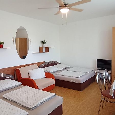 Afrodita Hotel Sturovo Luaran gambar