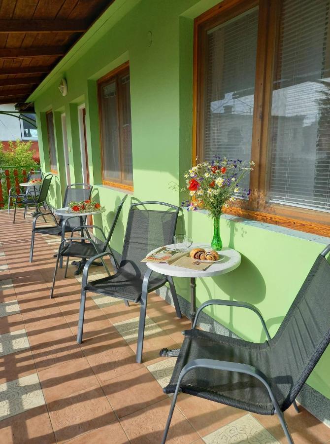Afrodita Hotel Sturovo Luaran gambar