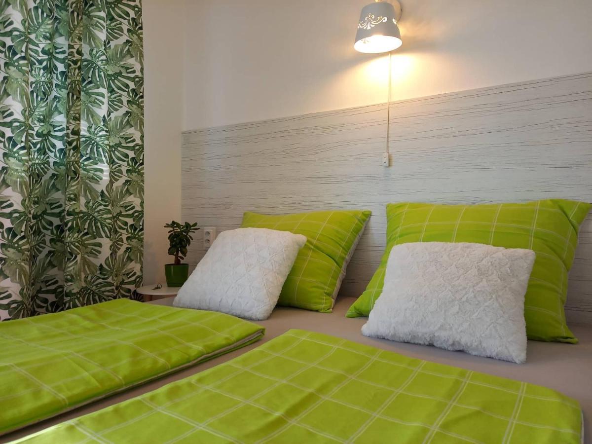 Afrodita Hotel Sturovo Luaran gambar