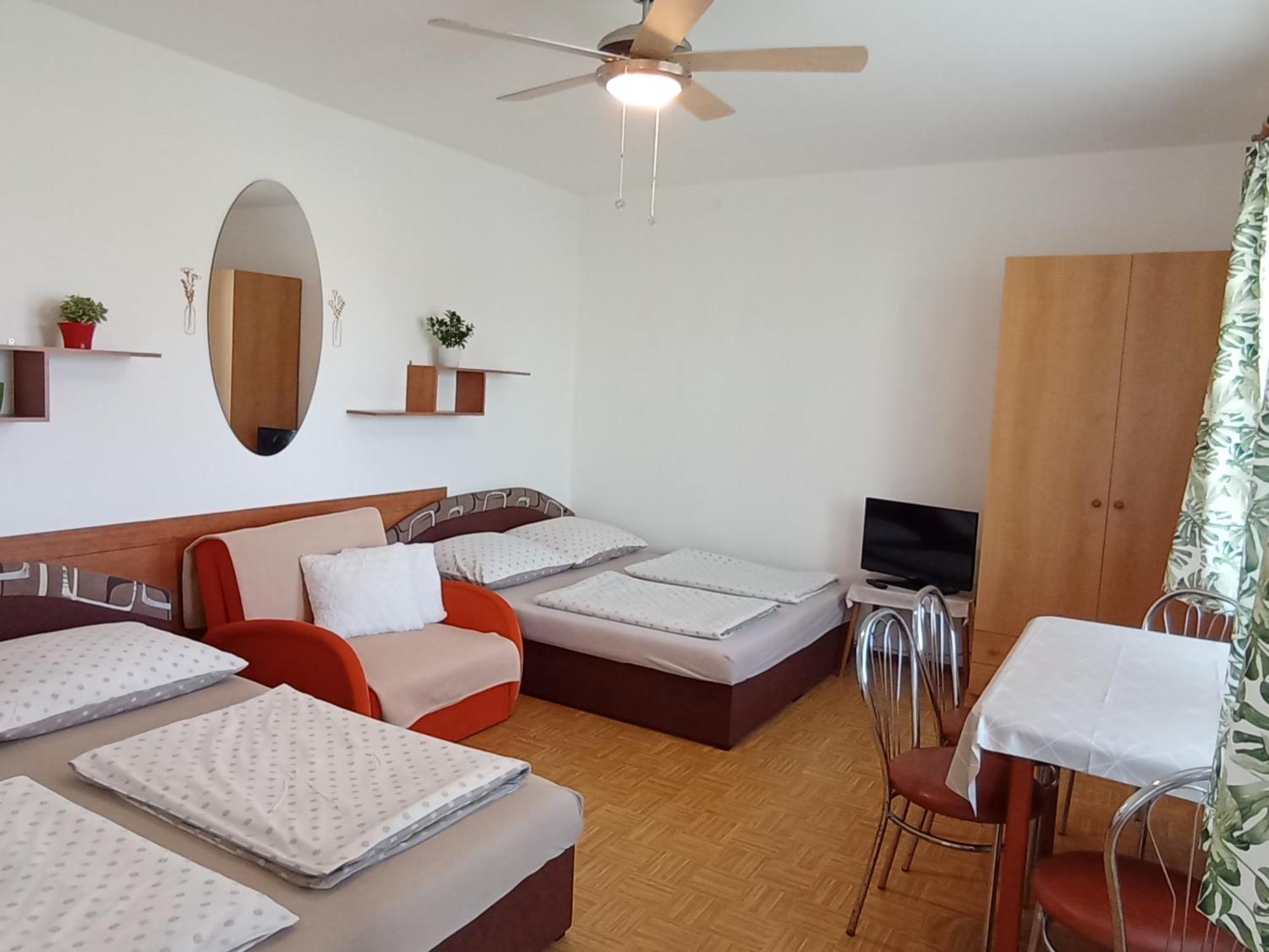Afrodita Hotel Sturovo Luaran gambar