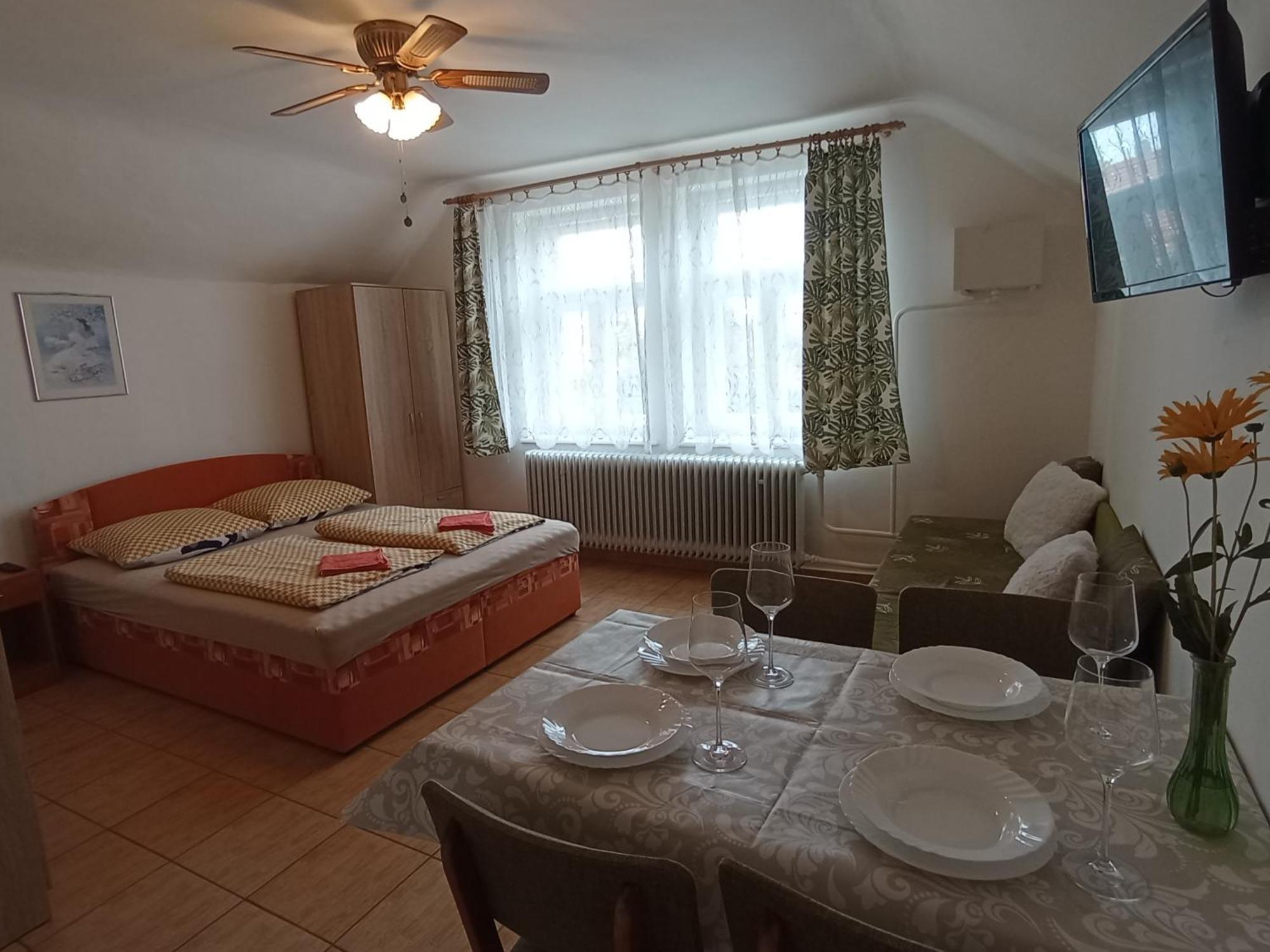 Afrodita Hotel Sturovo Luaran gambar