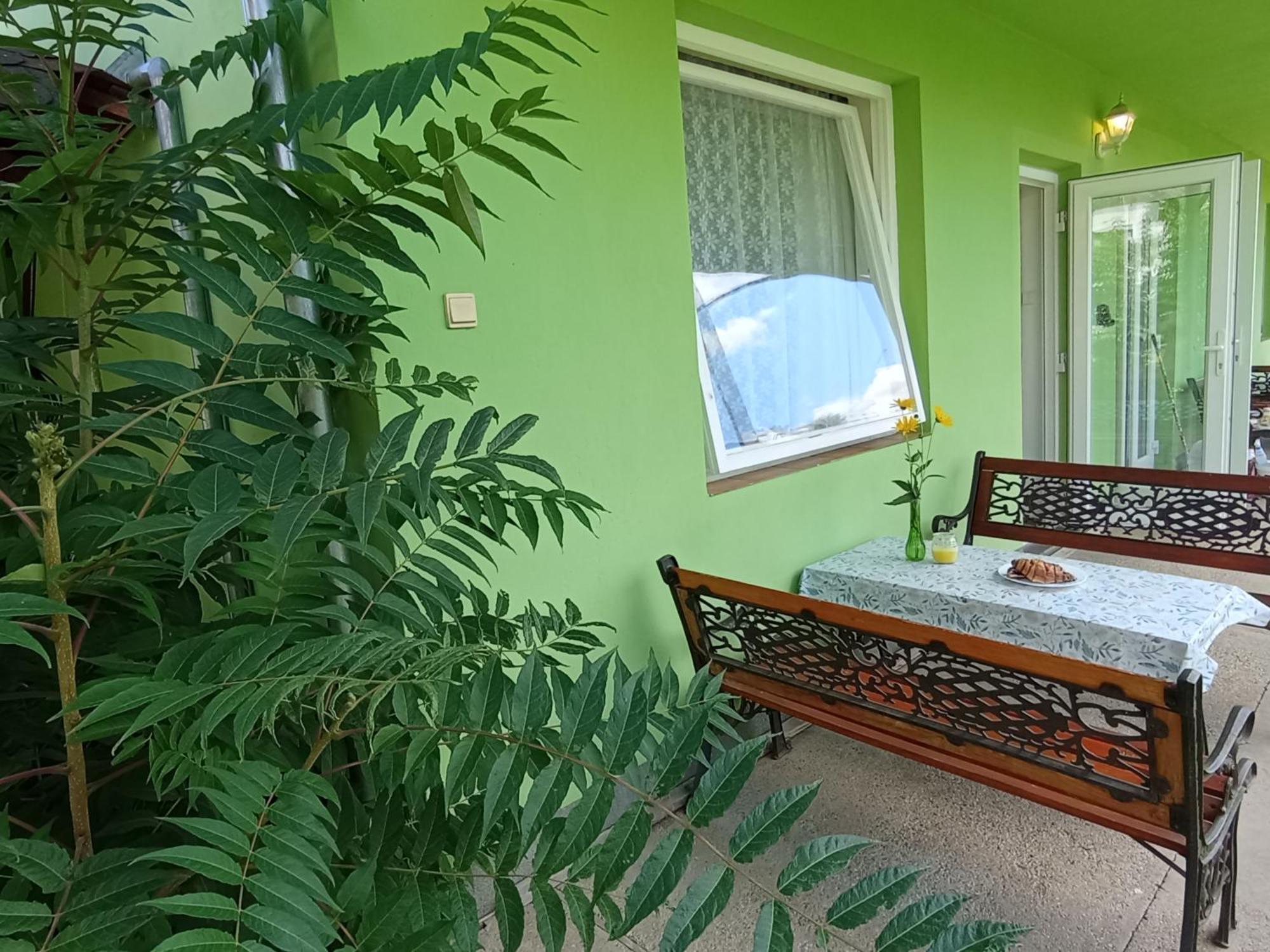 Afrodita Hotel Sturovo Luaran gambar