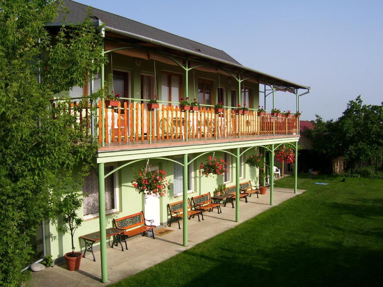 Afrodita Hotel Sturovo Luaran gambar