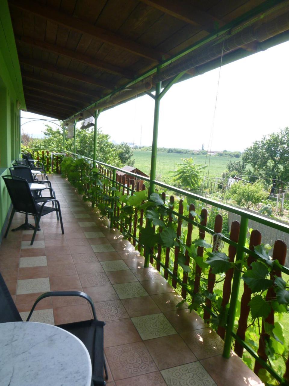 Afrodita Hotel Sturovo Luaran gambar