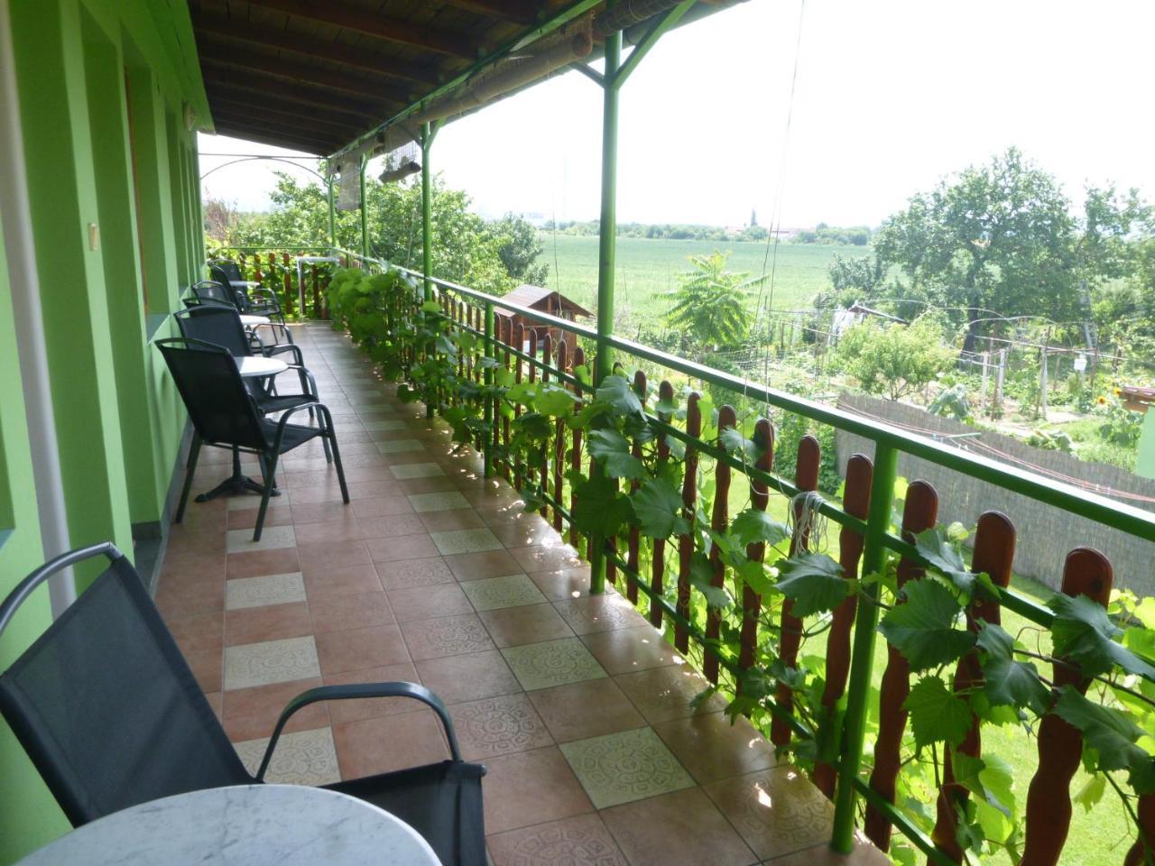 Afrodita Hotel Sturovo Luaran gambar